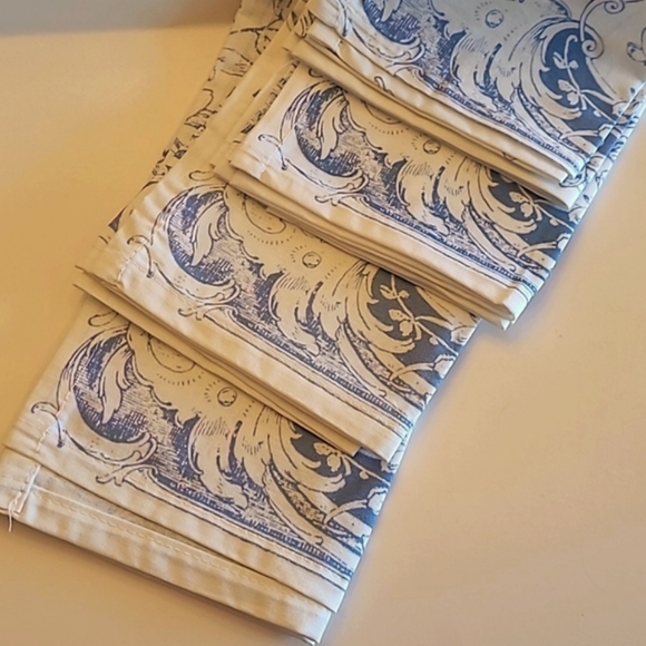 Michel Design Works napkins - Picture 3 of 5